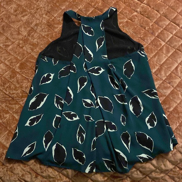 Gorgeous Keyhole Top from LOFT - Picture 5 of 8